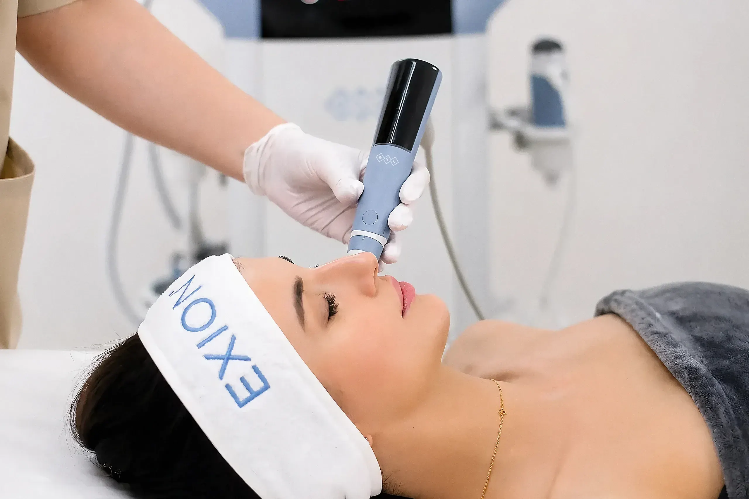 Patient receiving facial skin tightening with Exion in Ocala, FL at Chandra Wellness Center